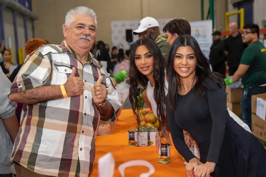 Kim-and-Kourtney-Kardashian,-Kris-Jenner-Volunteer-at-Food-Bank