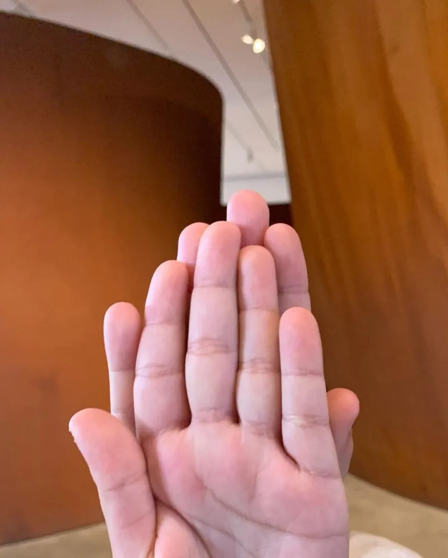 Kourtney Kardashian Explores Art Museum With Mason, Penelope and Reign