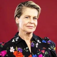 Linda Hamilton Opens Up About Aging Hollywood