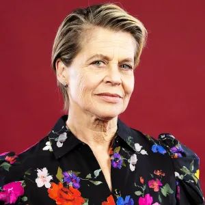 Linda Hamilton Opens Up About Aging Hollywood