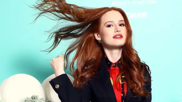 Madelaine Petsch Conair Unbound Cordless Auto-Curler