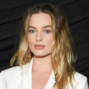 Margot Robbie's Rosy Cheek Glow