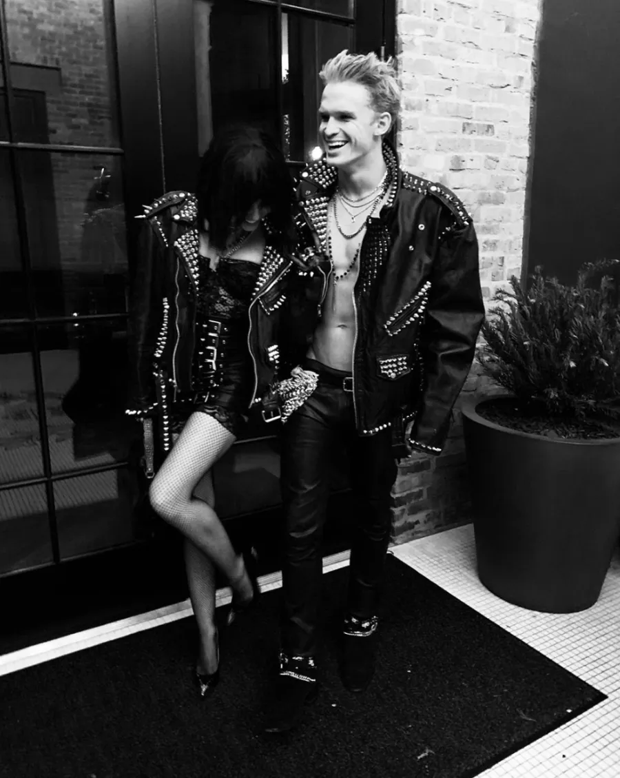 Miley-Cyrus,-Cody-Simpson-Pack-on-the-PDA-on-Halloween