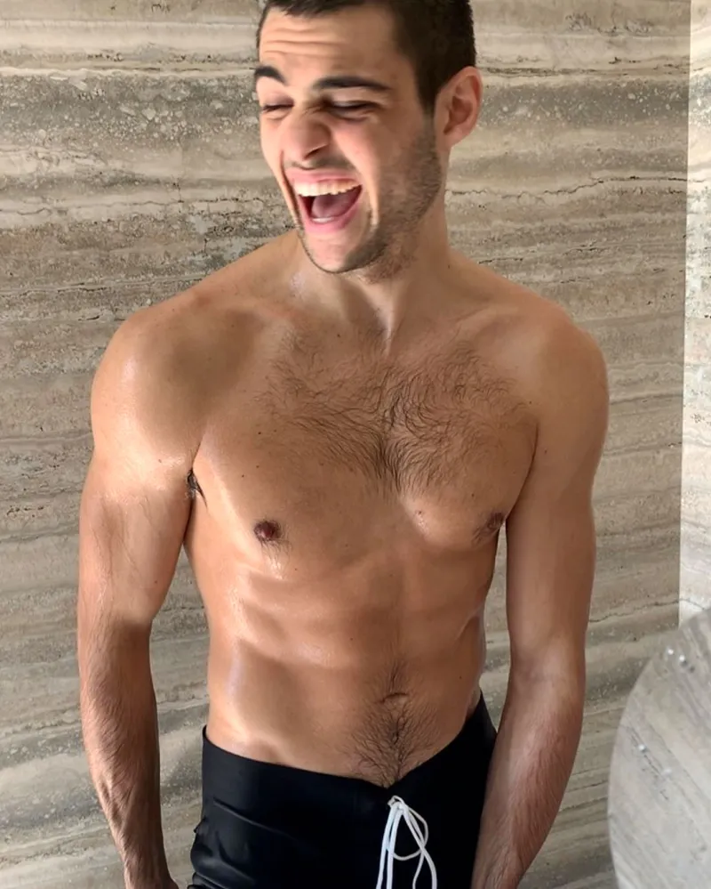 Noah Centineo Hilariously Struggles to Shower After Knee Surgery With Girlfriend Alexis Ren Help