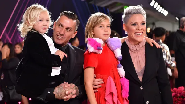 Pink Daughter Willow Channels Bjork Swan Dress With Unicorn at the 2019 Peoples Choice Awards