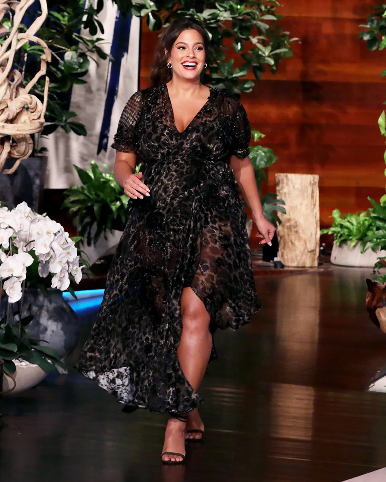 Pregnant Ashley Graham Reveals Sex of 1st Baby During ‘Ellen’