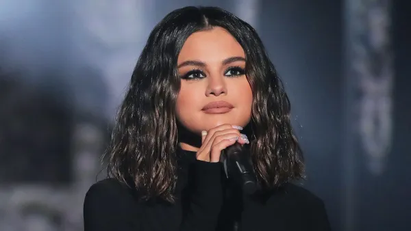 Selena Gomez New Tattoo AMAs Performance
