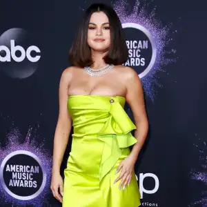 Selena Gomez Shines Bright Versace AMAs 2019
