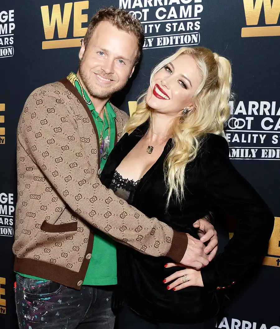 Celebrities Stand With Taylor Swift Amid AMAs 2019 Drama