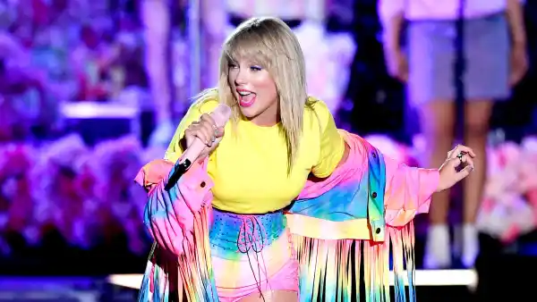 Taylor Swift AMAs 2019