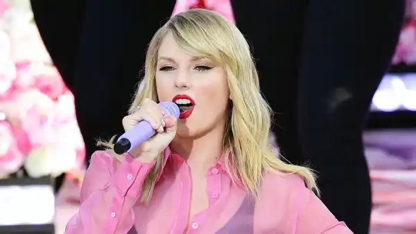 Taylor Swift Performing in Central Park Former Record Label Fires Back at Her Calculated Post