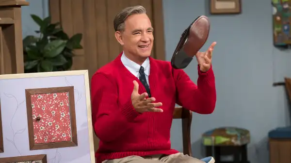 Tom Hanks A Beautiful Day in the Neighborhood Review