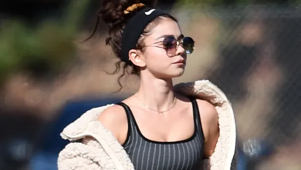 Sarah Hyland Posts Body-Positive Message With Pic That Made Her ‘Insecure’