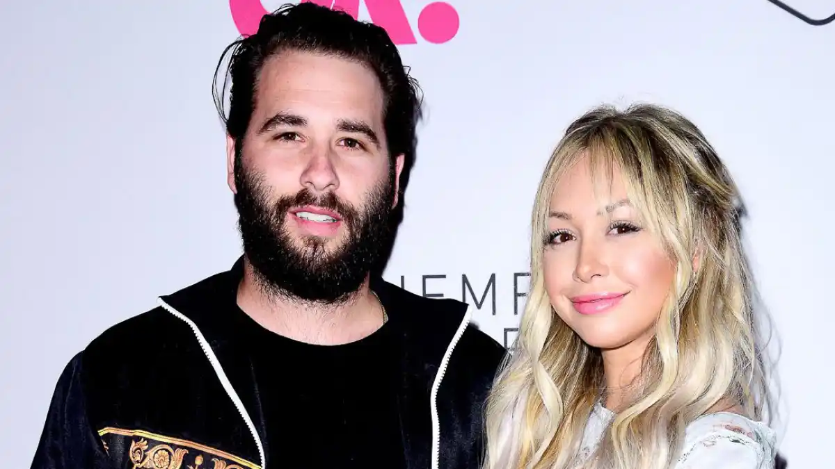 Bachelor's Corinne Olympios and Boyfriend Jon Yunger Split After 1 Year of Dating