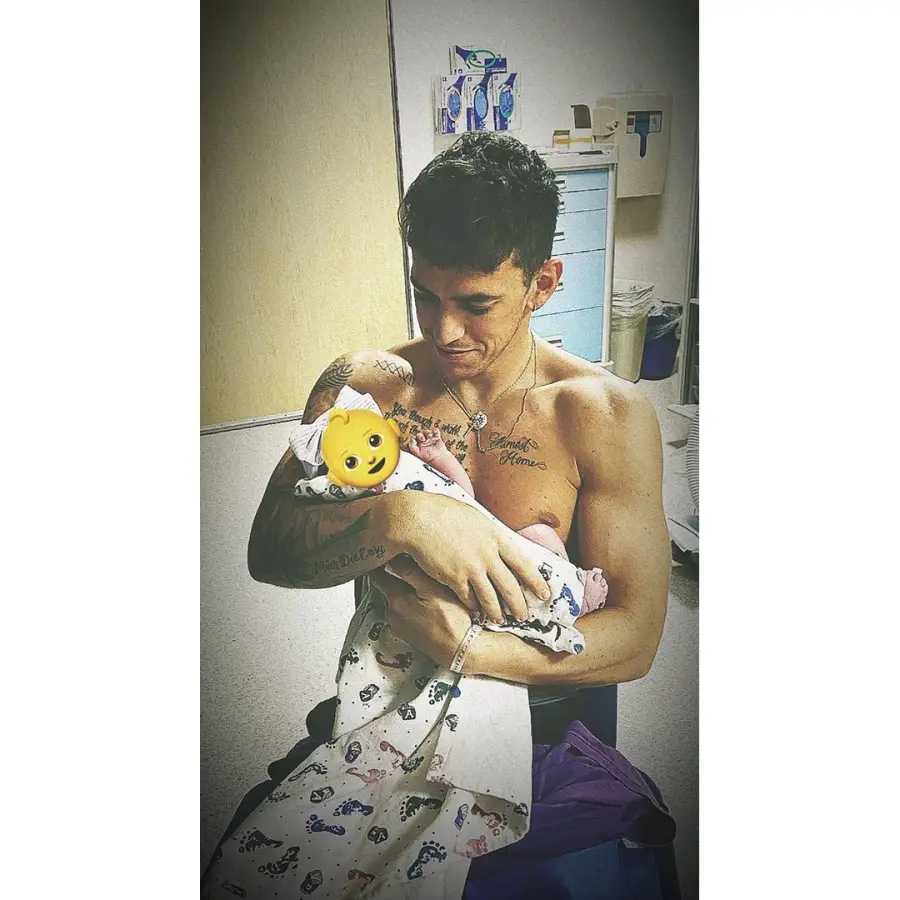 Cassie-and-Alex-Fine-Share-1st-Photos-of-Newborn-Daughter-Frankie