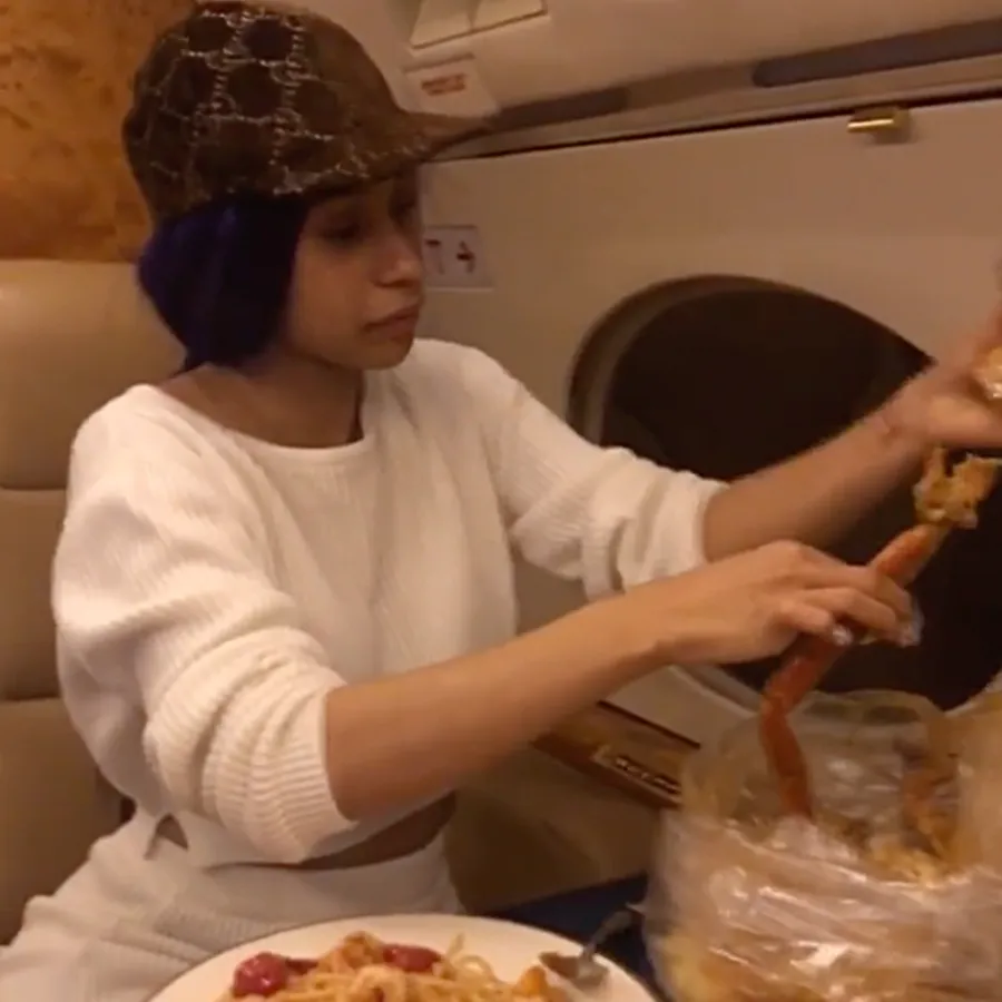 Celebrities Eating on Private Planes