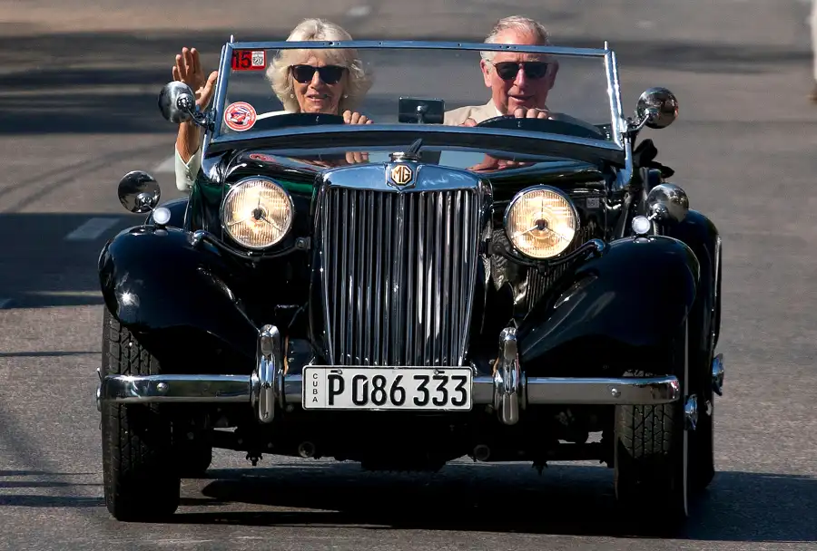 Charles-and-Camilla-Holiday-Card-2019-image