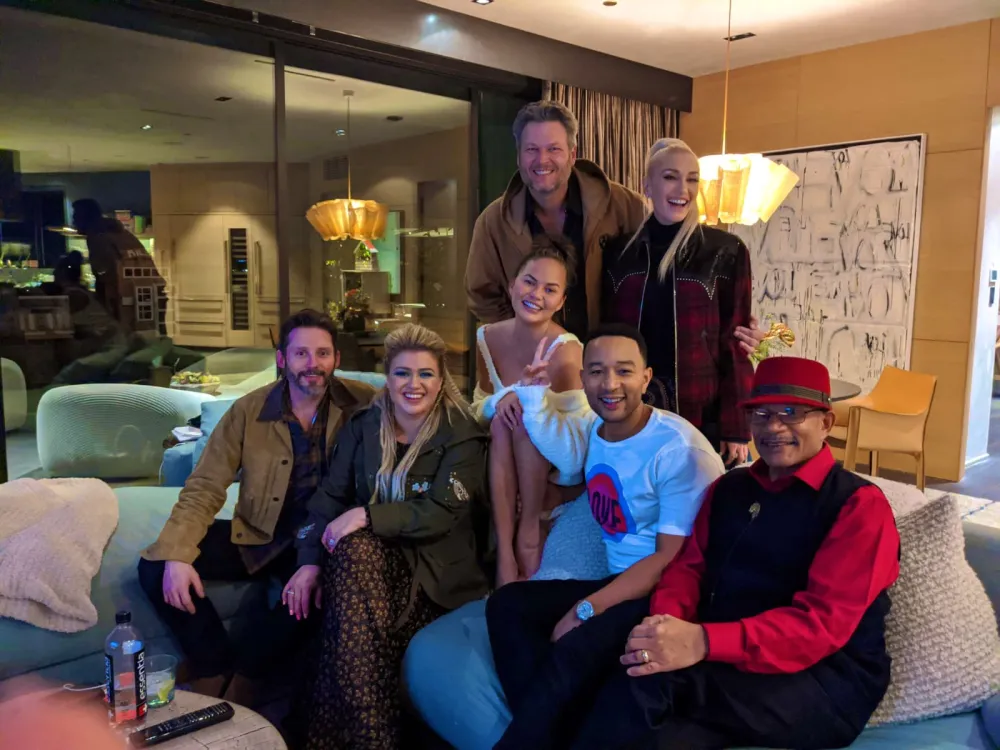 Chrissy Teigen Calls Out Husband John Legend for Inviting Over &lsquo;Voice&rsquo; Cast for Dinner Without Notice