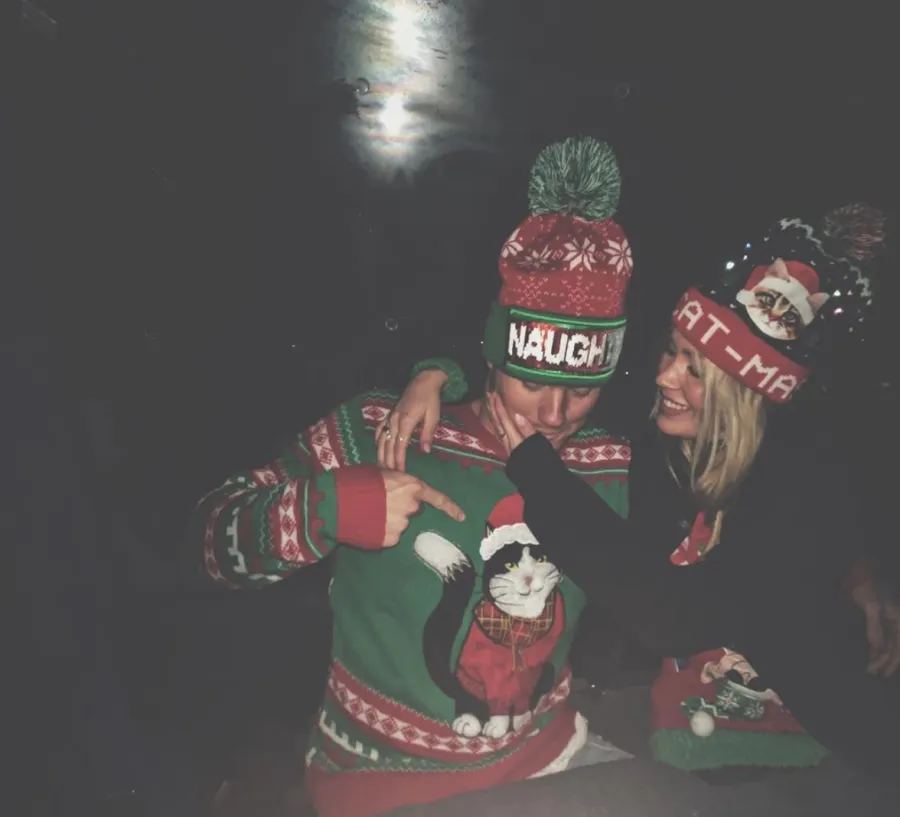 Colton Underwood and Cassie Randolph xmas sweater