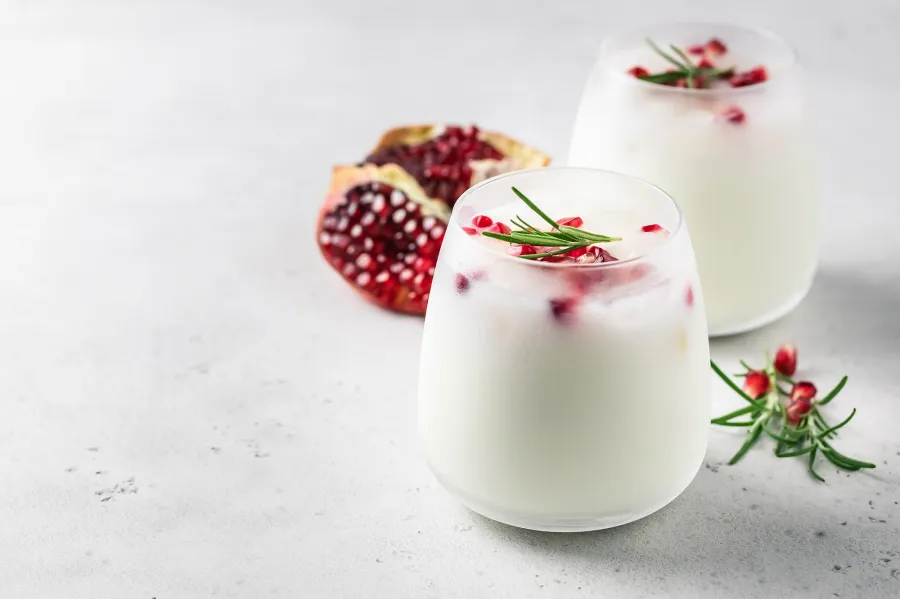 Duchess Meghan's Guide To Hosting Christmas With Friends Resurfaces