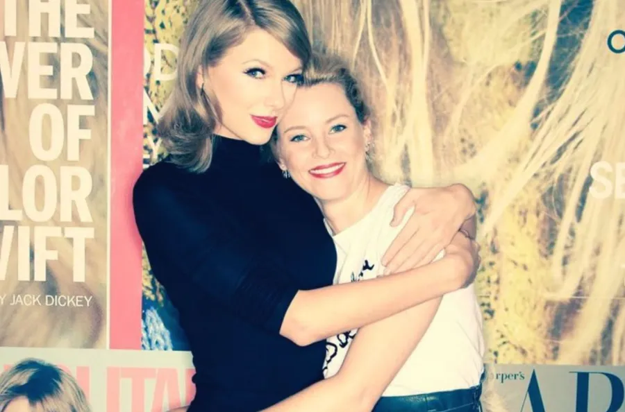 Elizabeth Banks Twitter Taylor Swift Birthday