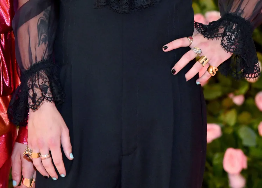 Harry Style's Best Manicures