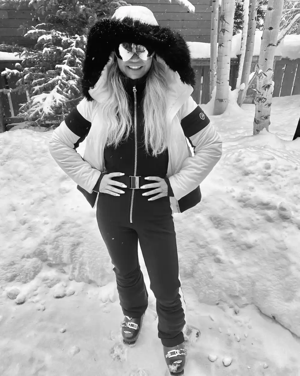 Jessica Simpson Shows Off Her Slim Post-Baby Body On Family Ski Trip