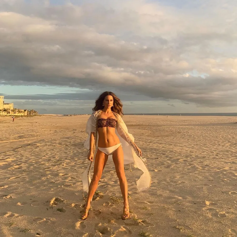 Kate Beckinsale Bikini Instagram