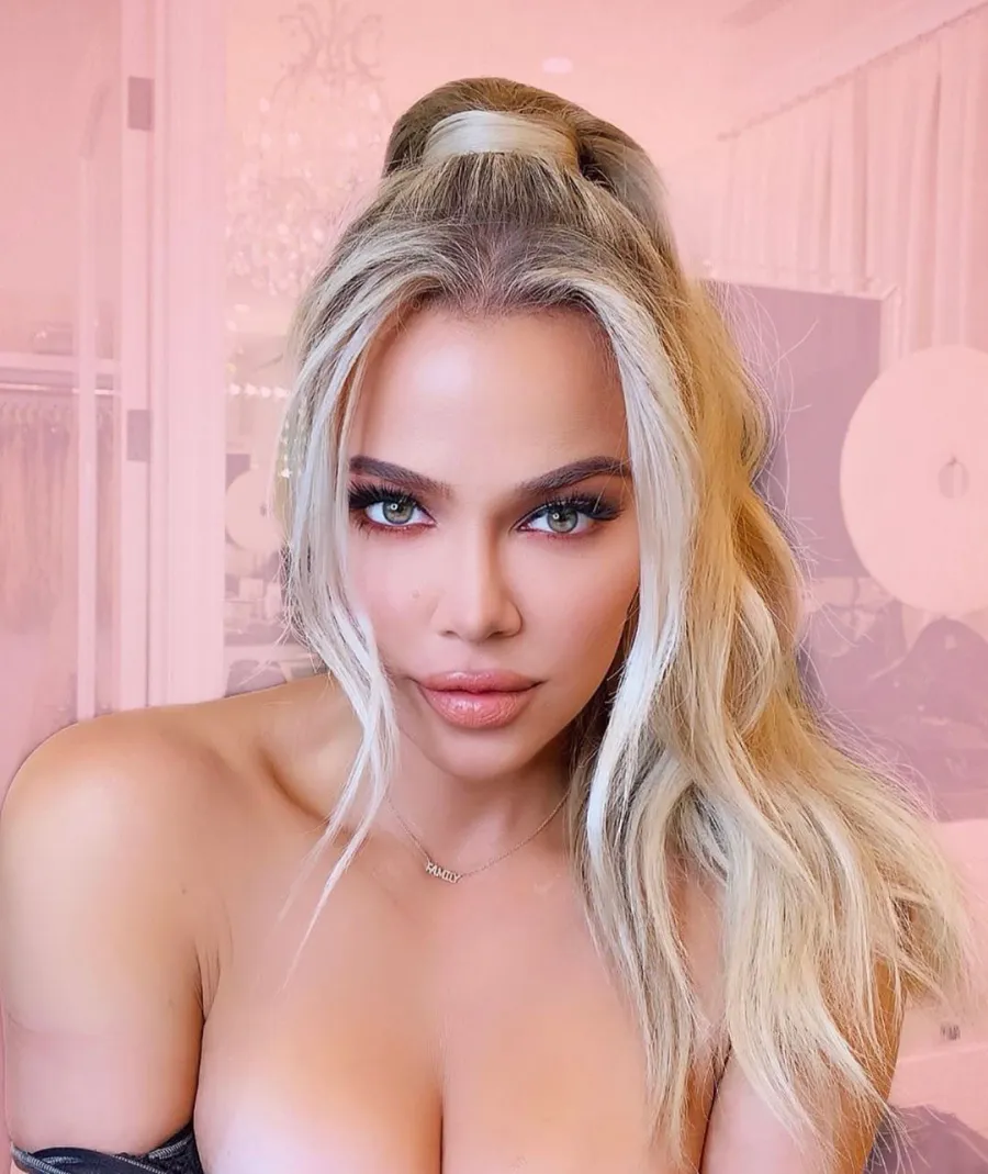 Khloe Kardashian Photoshop Fail