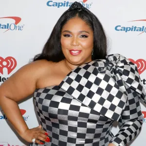 Lizzo Slams Troll Who Says She's Only Popular Because of America's 'Obesity Epidemic'