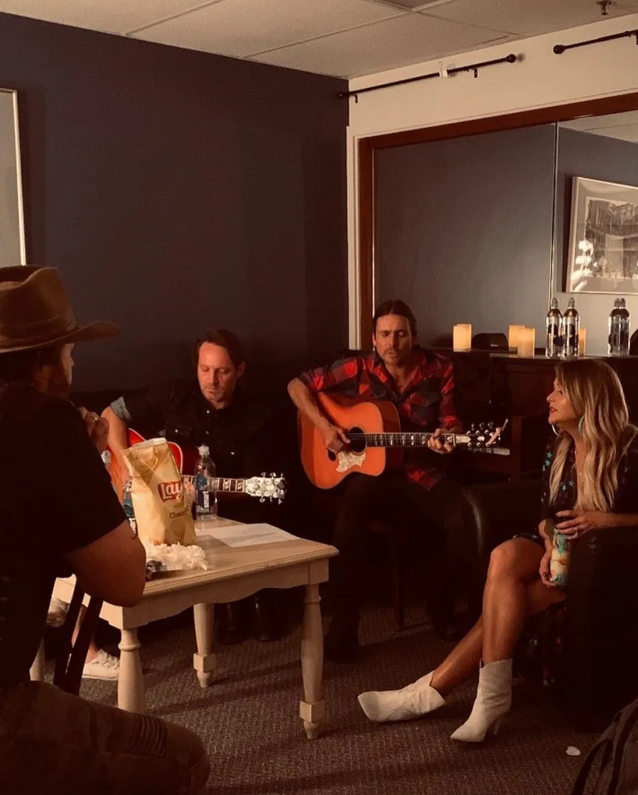 Miranda Lambert, Husband Brendan Enjoy Tropical Getaway in Maui