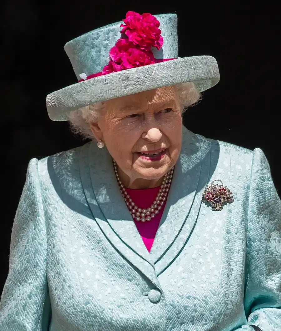 Queen Elizabeth II's Fanciest Brooches - Flower Basket