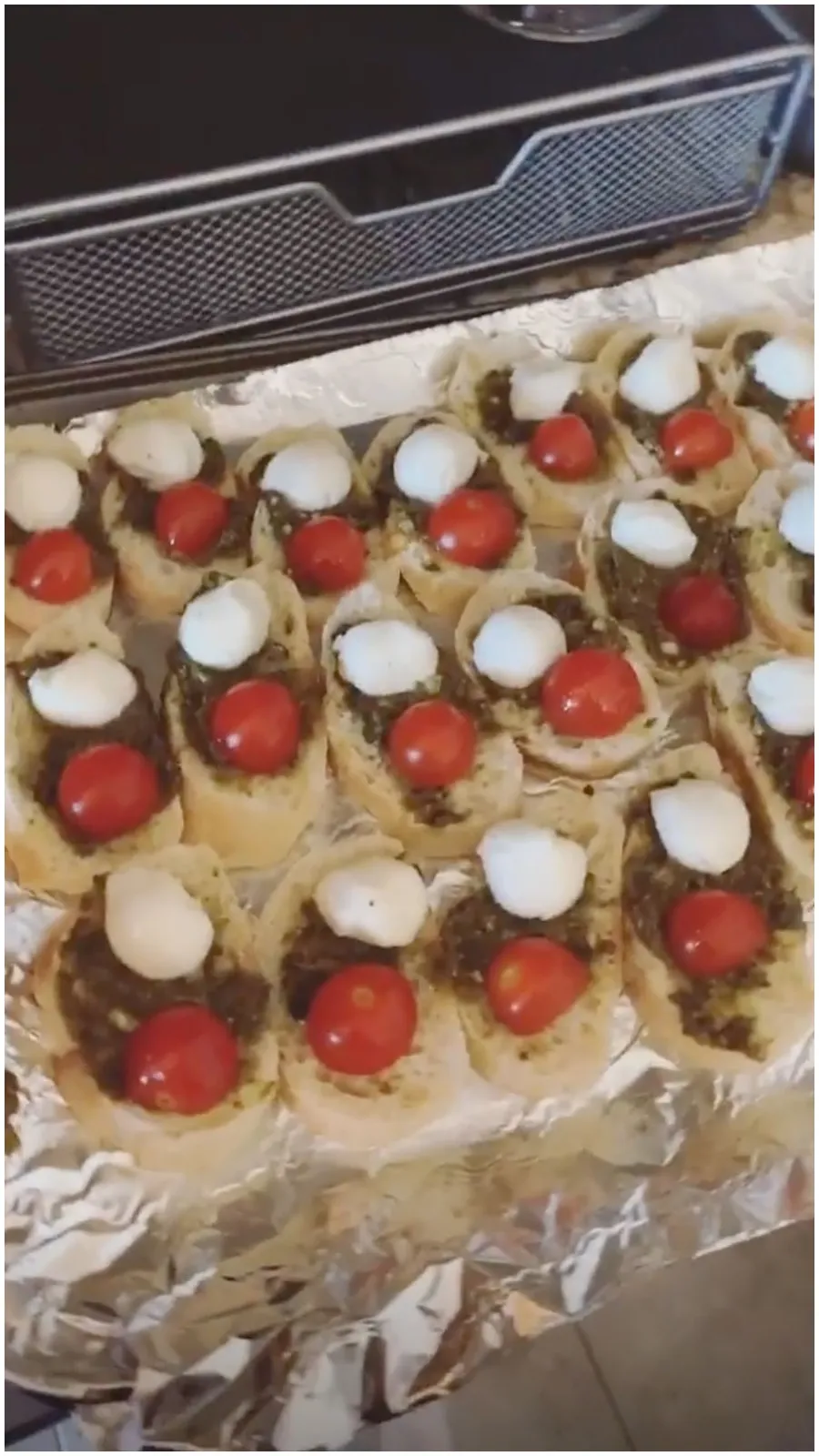 Snooki Cooks Christmas Eve Dinner With Jionni LaValle