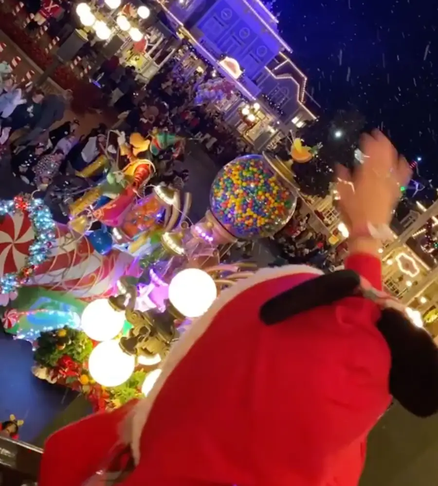 Stars Visit Disney During the Holidays