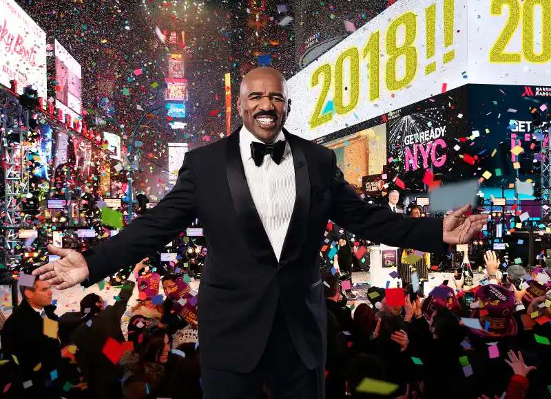 Steve-Harvey-New-Years-Eve-outfits