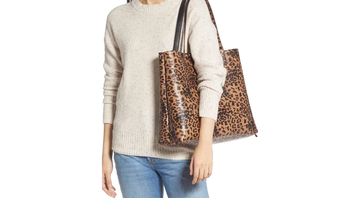 Street Level Reversible Faux Leather Tote & Wristlet (Black/Brown Leopard)