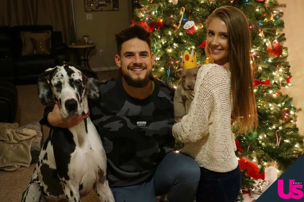 The-Challenge&rsquo;s-Zach-Nichols-and-Jenna-Compono-Adopt-a-New-Puppy Luxury Handbag Shopping