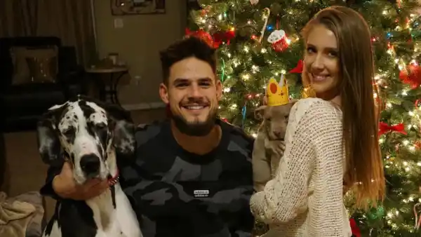 The-Challenge’s-Zach-Nichols-and-Jenna-Compono-Adopt-a-New-Puppy Luxury Handbag Shopping