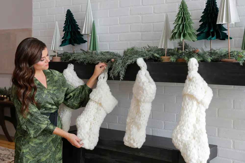 Tiffani Thiessen Shows Us How She Gets in the Holiday Spirit