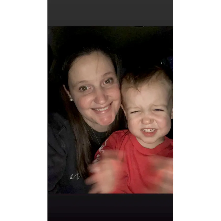 Tori-Roloff-Defends-Letting-Son-‘Hang-Out-the-Window’-to-Look-at-Christmas-Lights