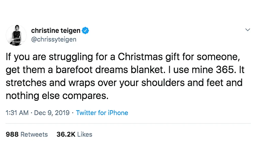 chrissy-teigen-barefoot-dreams-blanket