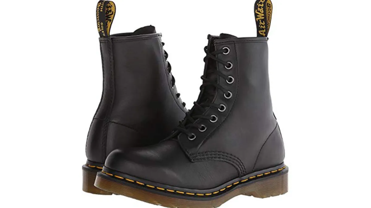 Dr. Martens 1460 W Boots