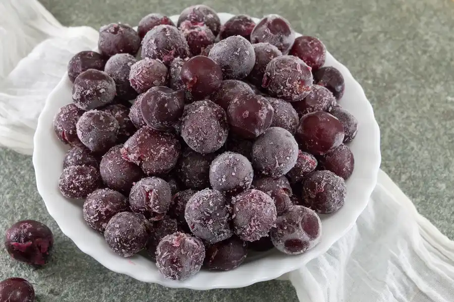 frozen-grapes
