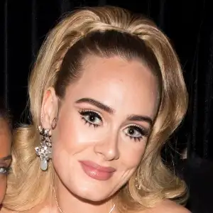 Adele Lost At Least 70 Lbs Says Expert She Appears Happy