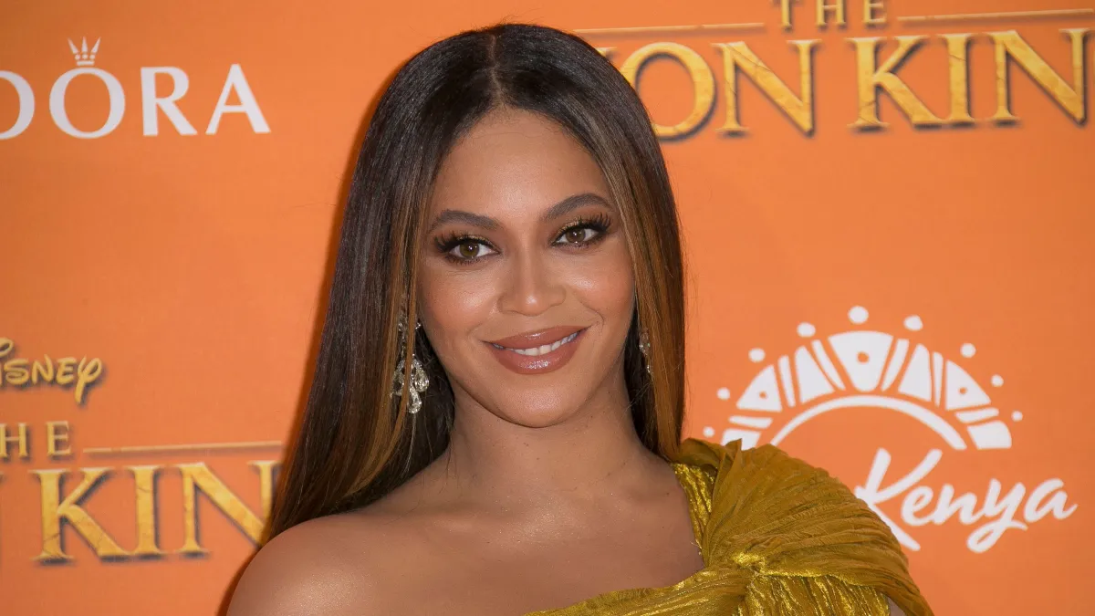 Beyonce-Lion-King-Red-Carpet