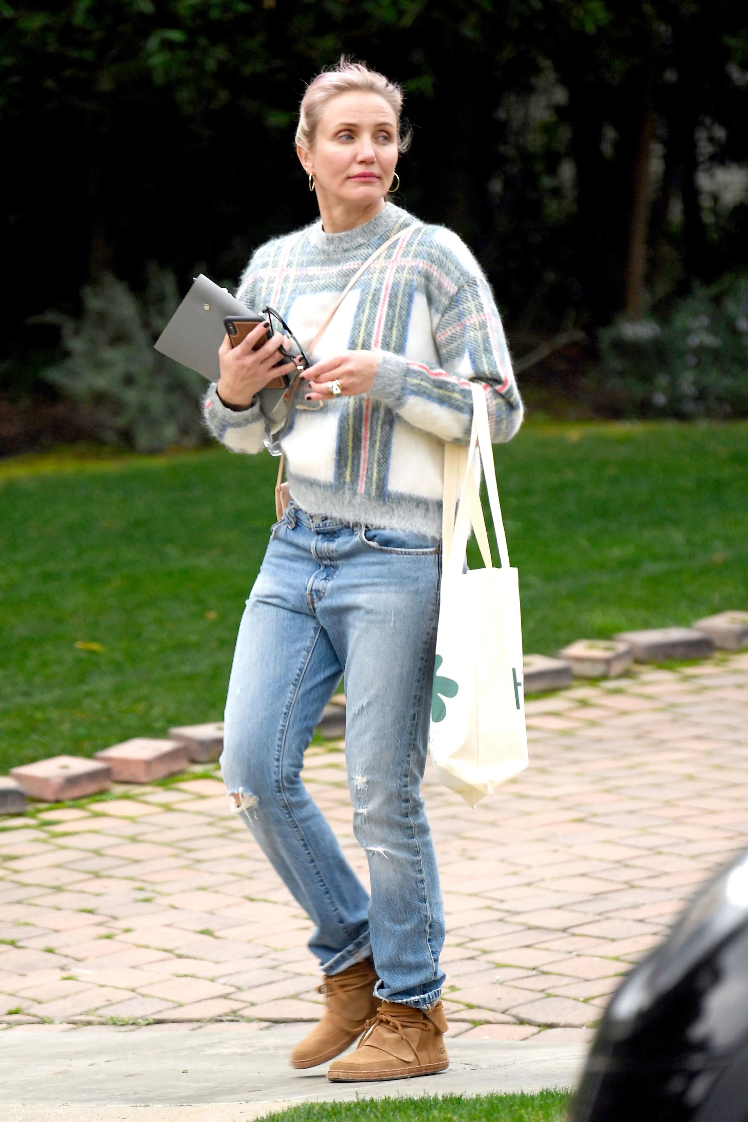 Cameron Diaz Spotted Out for 1st Time Since Welcoming Daughter Raddix