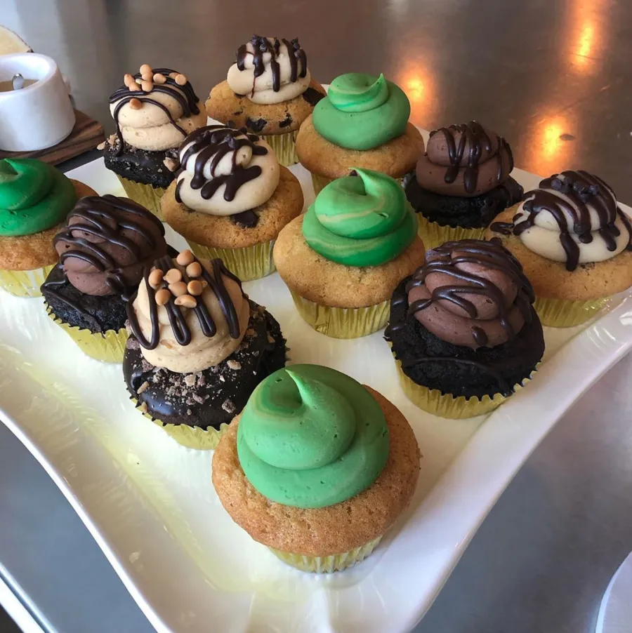 Carrie-Underwood-Jacob-Celebrating-1st-Birthday