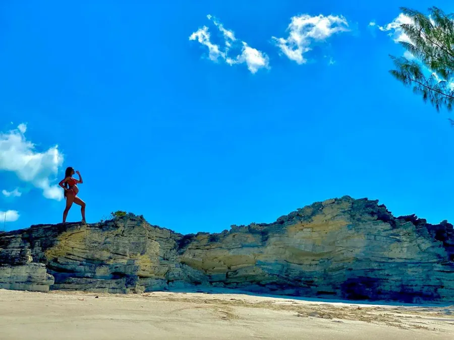 Ciara Shows Off Baby Bump As She Steps Out for the 1st Time