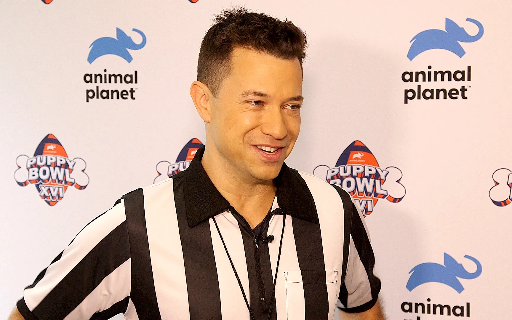 Dan-The-Rufferee-Breaks-Down-Puppy-Bowl-XVI