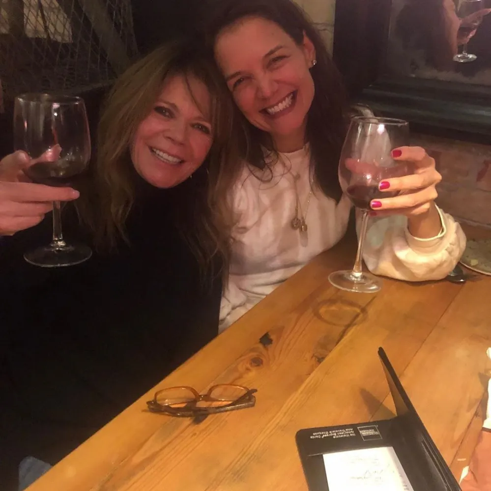 Katie Holmes Has Girls&rsquo; Night Out With &lsquo;Dawson&rsquo;s Creek&rsquo; Costar Mary-Margaret Humes
